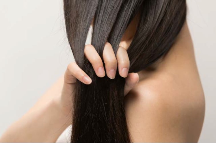 ホホバオイルでヘアケア!基本的な使い方と健やかな髪を目指すコツ