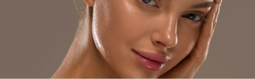 ホホバオイルを使った美容ケアのメインビジュアル
