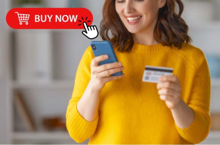 スマートフォンでツバメの巣サプリを通販購入する女性のイメージ